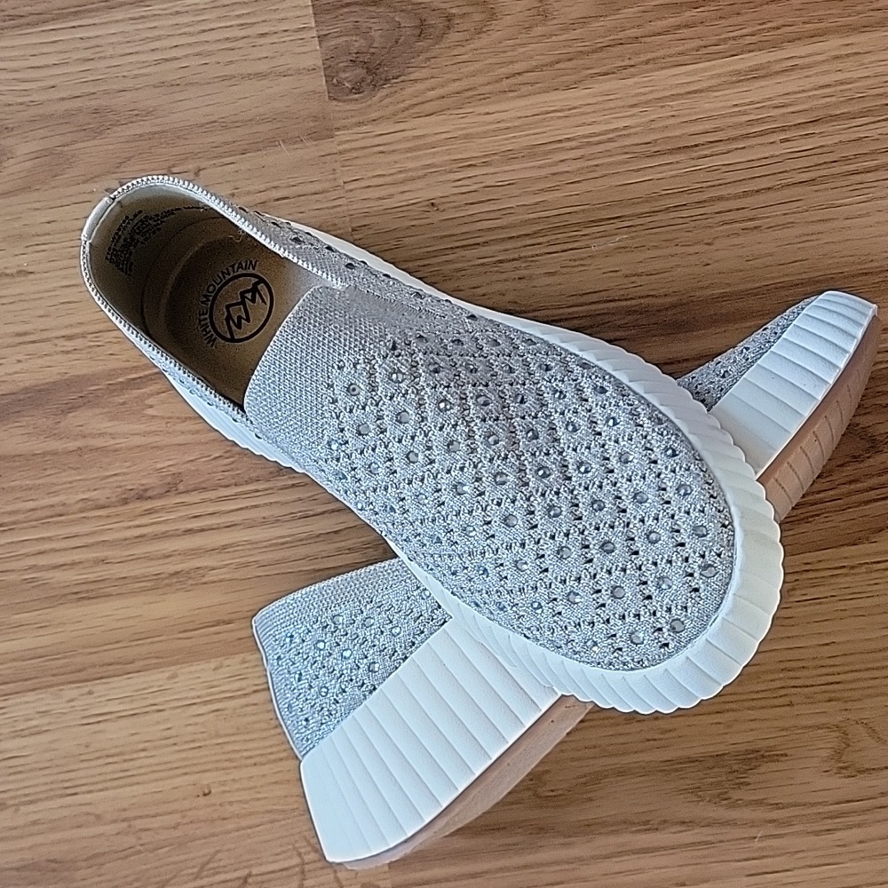 White Mountain slip on shoes